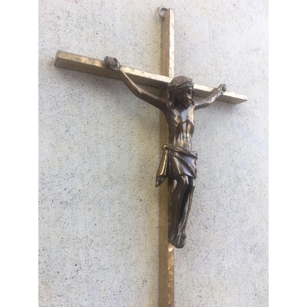 Vintage Hanging Crucifix Wall Cross Hammered Brass Tone‎ Metal Religious Jesus